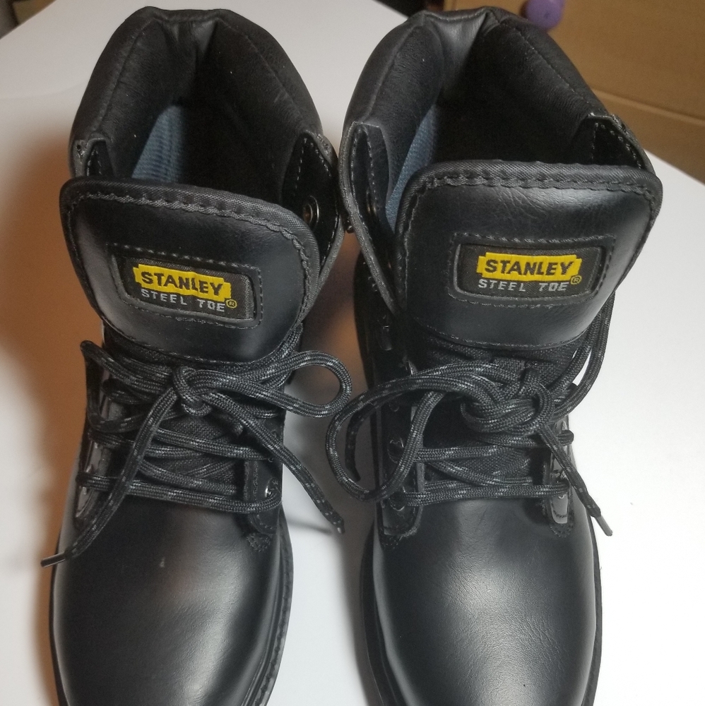 Boots - Picture 3 of 3